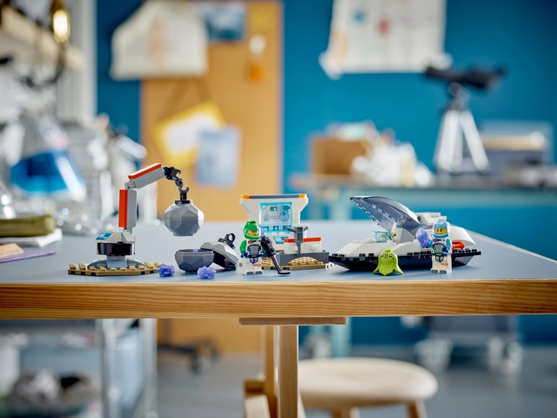 LEGO City - Vesmírna loď a objavenie asteroidu