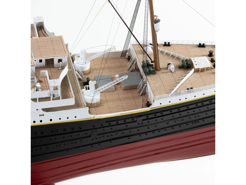 AMATI R.M.S. Titanic 1:250 kit