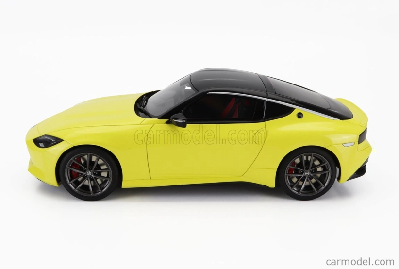 Kyosho Nissan Fairlady Z Coupe 2023 1:18 Žlutá