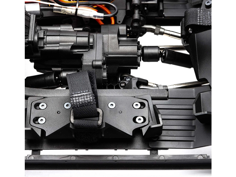 RC auto Axial SCX10 III Early Ford Bronco 4WD 1:10, biele