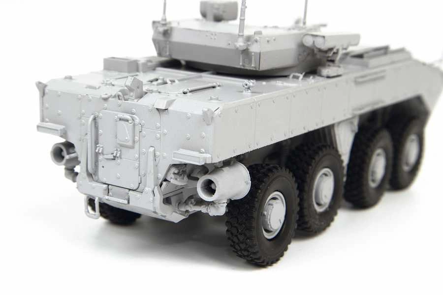 Zvezda BMP Bumerang 8x8 APC (1:72)