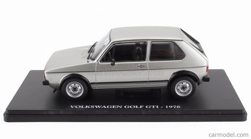Edicola Volkswagen Golf Gti Mki 1976 - Con Vetrina - S vitrínou 1:24 Silver