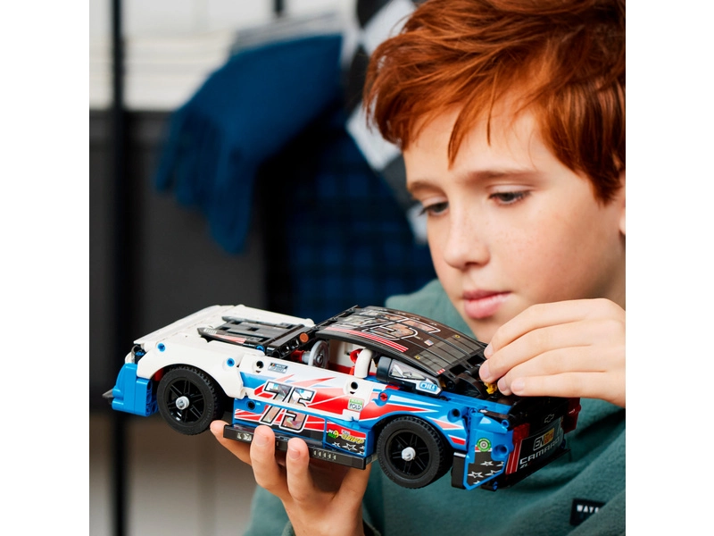 LEGO Technic - NASCAR Chevrolet Camaro Z novej generácie
