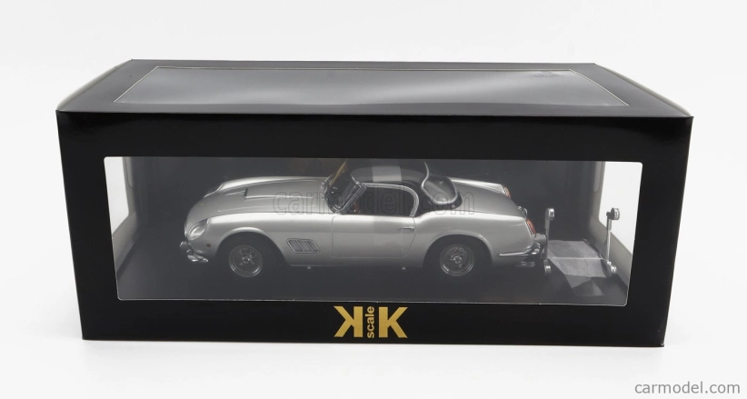 Ferrari 250gt California Spider s pevnou strechou 1960 v mierke 1:18 strieborná