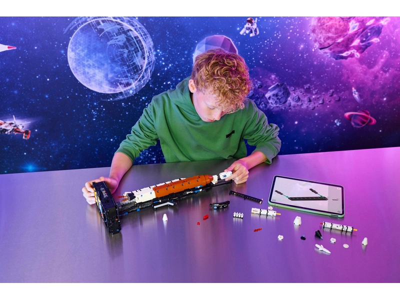 LEGO Technic - Raketa NASA Artemis Space Launch System