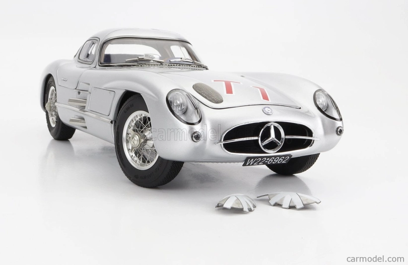 Cmc Mercedes Benz 300 Slr Coupe N T1 Rac Tourist Trophy 1955 1:18 Strieborná