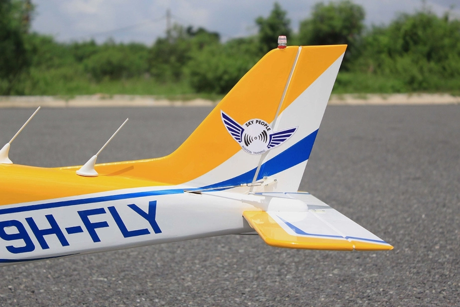 Piper Cherokee 1,53m Žlutý