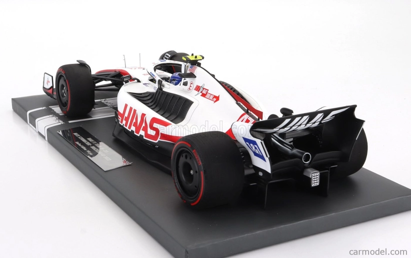 Minichamps Haas F1 Vf-22 Team Haas N 47 Brazilian Gp 2022 Mick Schumacher 1:18 Bílá Černá Červená