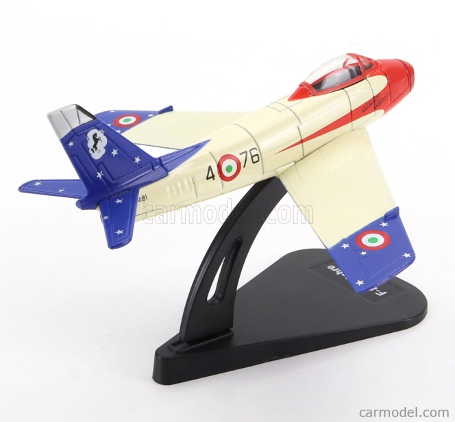 Vojenské lietadlo Italeri North American F-86e Sabre 1961 1:100 krémová červená modrá