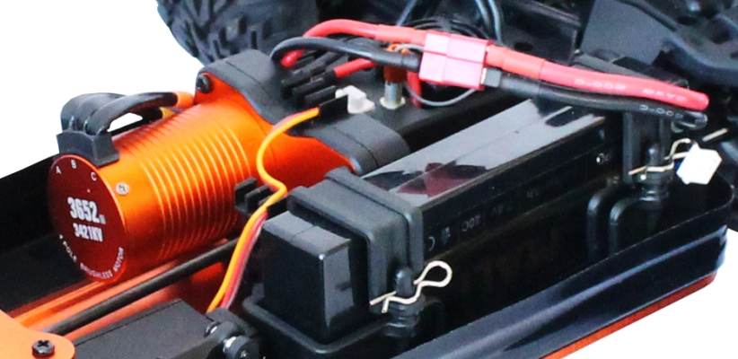 RC auto TWISTER Truggy 1:10 brushless