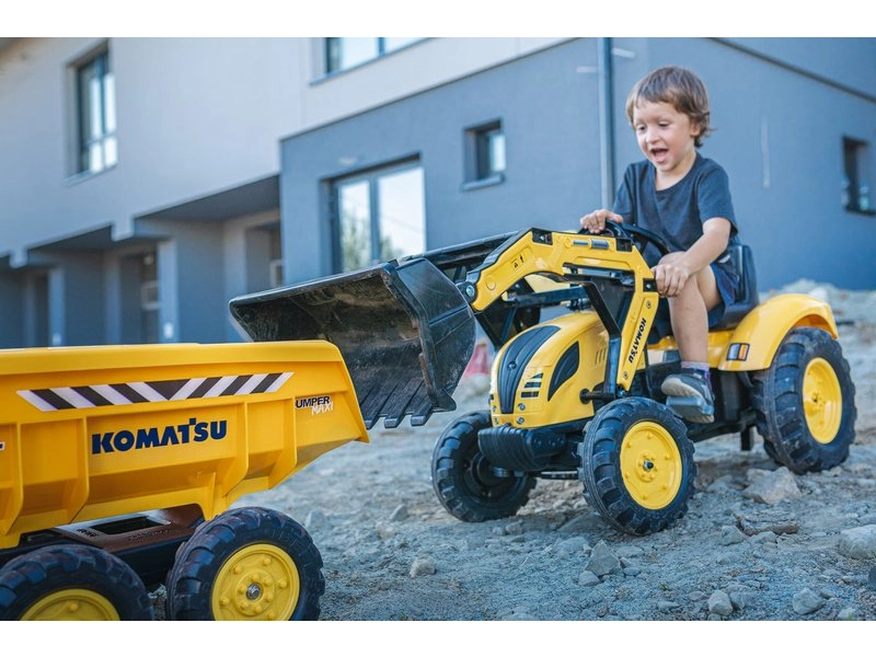 FALK – Šliapací traktor Komatsu s bagrom a maxi vlečkou