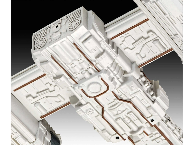 Revell SW Y-wing Fighter (1:72) (darčeková súprava)