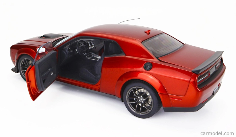 Autoart Dodge Challenger R/t Scat Pack Widebody 2022 1:18 Sinamonová Tyčinka Měděná