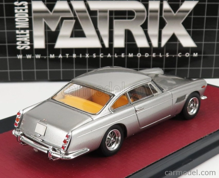 Modely v mierke Matrix Ferrari 250gt 2+2 Coupe 1960 1:43 Strieborná