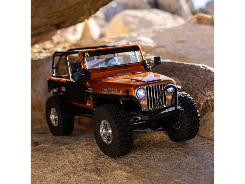 Axial SCX10 III Jeep CJ-7 1:10 4WD RTR měděná