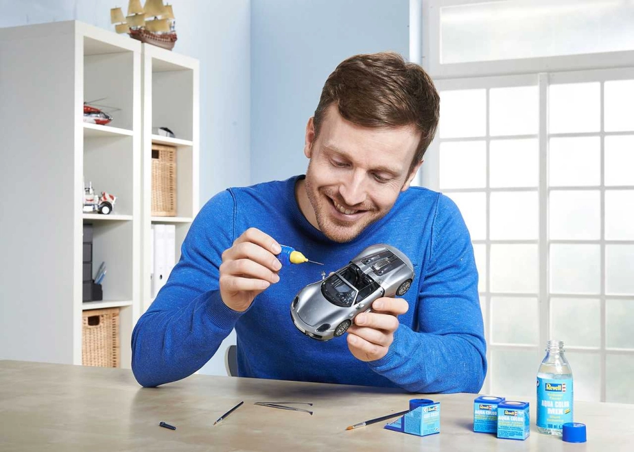 Revell Porsche 918 Spyder 1:24