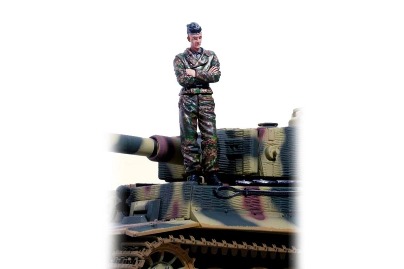 1/16 figurka stojícího německého střelce z 2 sv. války, ručne malovaná