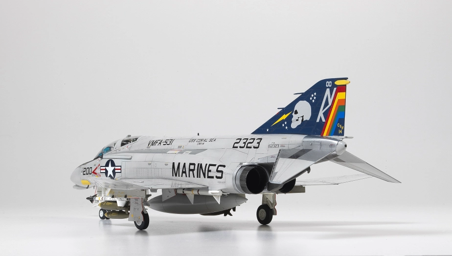 Academy McDonnell F-4B/N VMFA-531 USMC Gray Ghost (1:48)