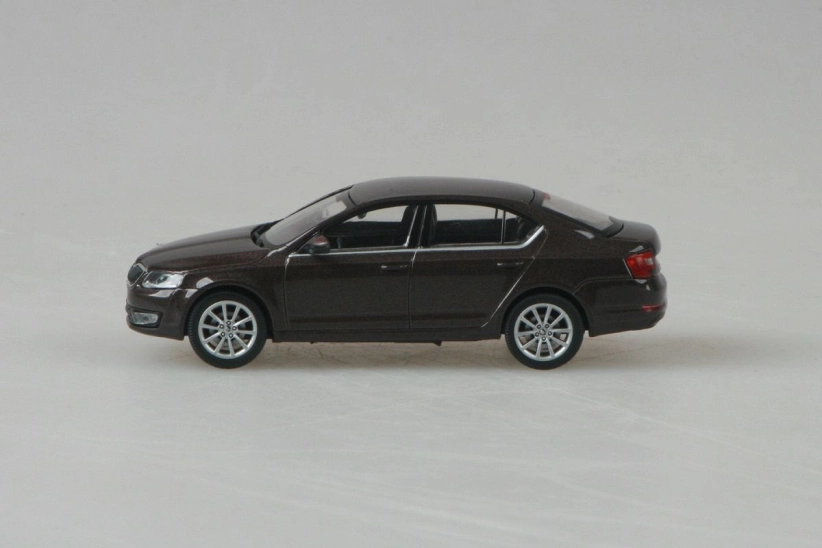 Abrex Škoda Octavia III (2012) 1:43 - Hnedá topásová metalíza