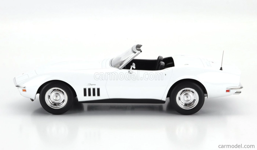 Norev Chevrolet Corvette Cabrio 1969 1:18 biely