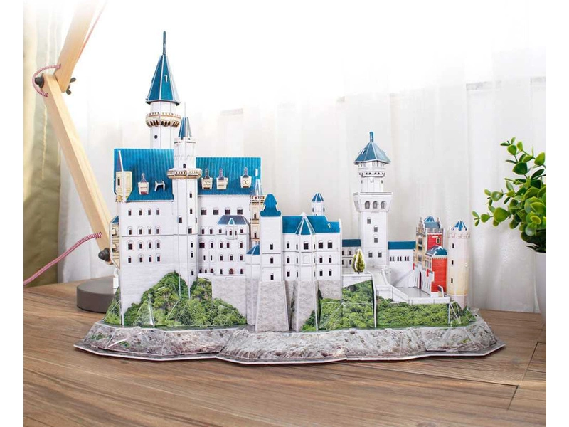 Revell 3D puzzle – Neuschwanstein (33 cm)
