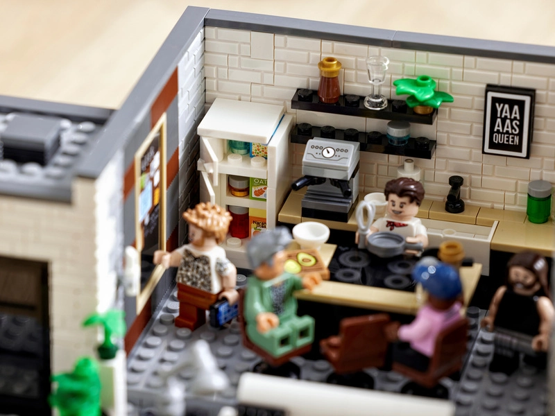 LEGO Ikony - Queer Team - Apartmán Ouzo Five