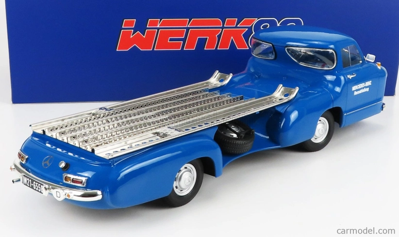 Werk83 Mercedes Benz Truck Racing Car Transporter Rennabteilung 1955 1:18 Modrá