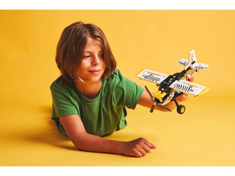 LEGO Technic – Lietadlo do vzdialených oblastí