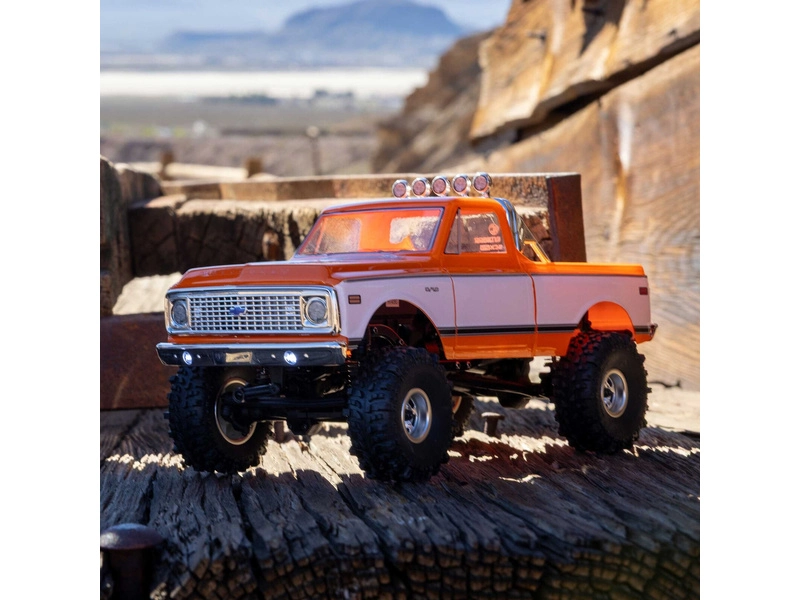 Axial SCX24 Chevrolet C10 1971 1:24 4WD RTR oranžový