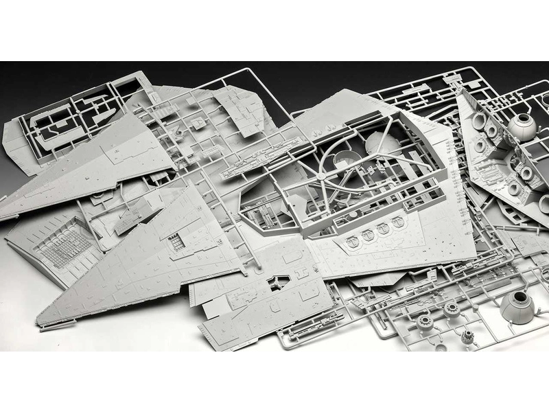 Revell SW Imperial Star Destroyer (1:2700)
