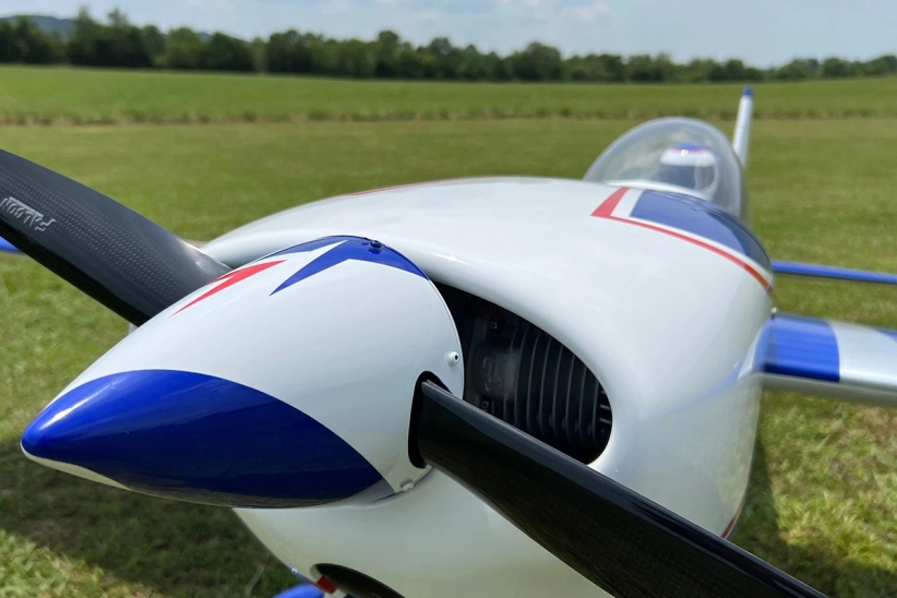 104" Extra 260 - Modrá/Bílá 2,64m