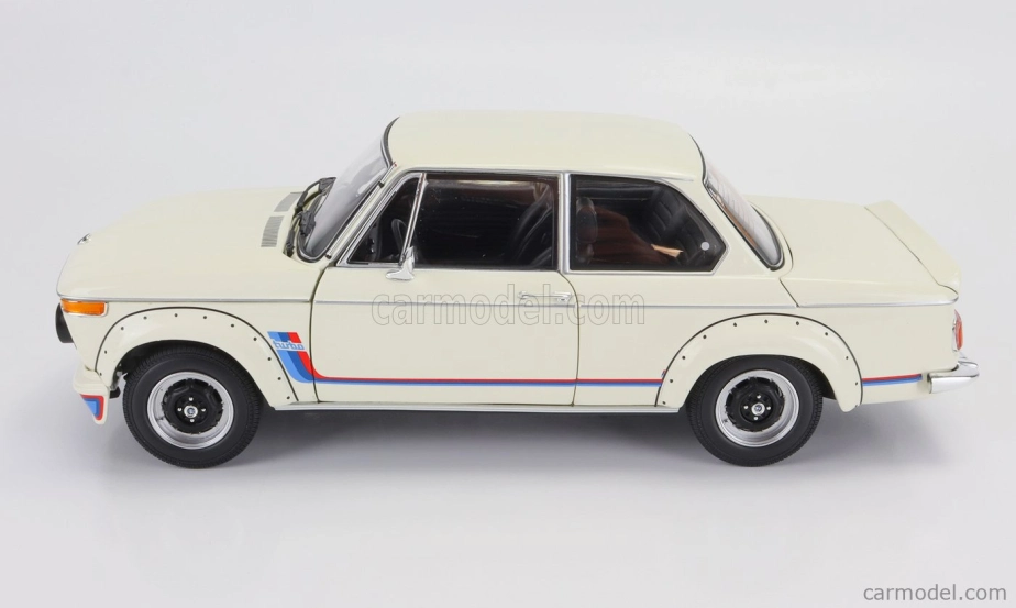 Kyosho BMW 2002 Turbo 1974 1:18 Bílá