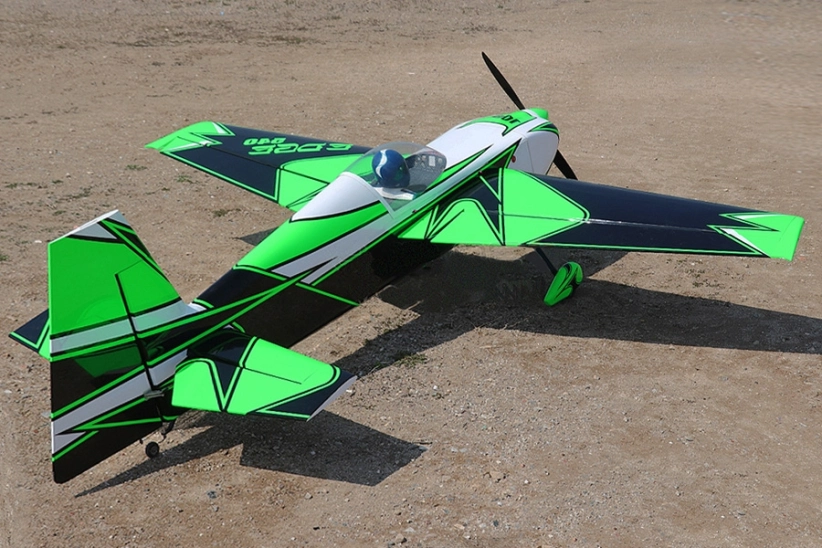 106" Edge 540 ARF - zelená 2,69m