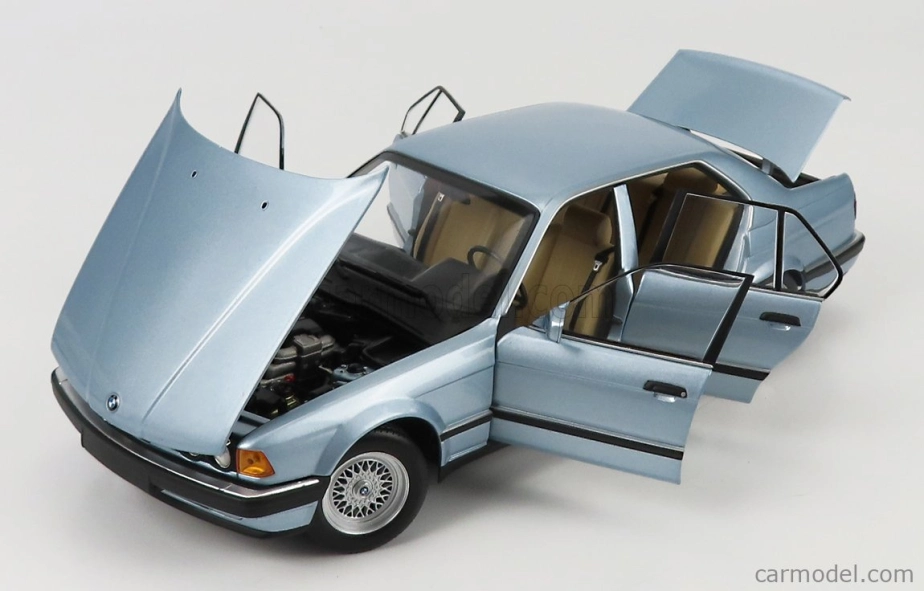 Minichamps BMW radu 7 730i (e32) 1986 1:18 Light Blue Met
