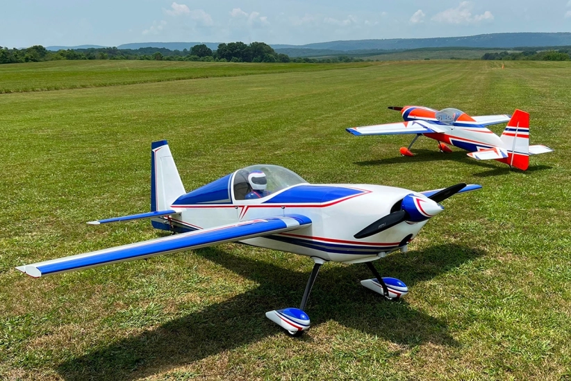 104" Extra 260 - Oranžová/Modrá 2,64m