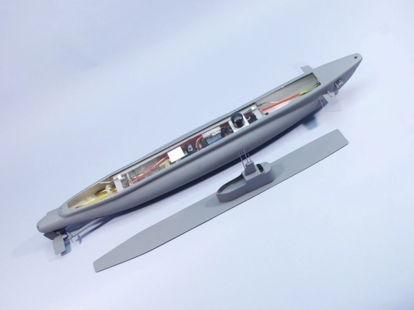 RC ponorka USS Bluefish