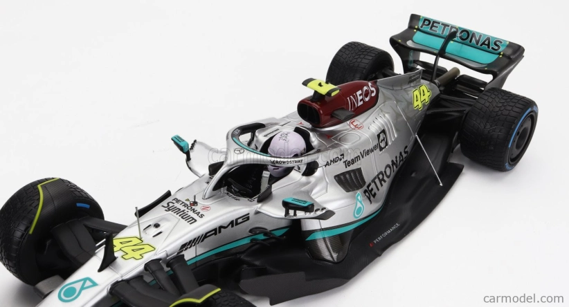 Minichamps Mercedes gp F1 W13e Mercedes-amg Petronas F1 N 63 1:18, stříbrná