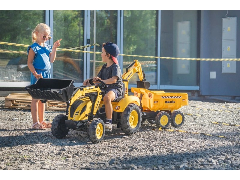 FALK – Šliapací traktor Komatsu s bagrom a maxi vlečkou