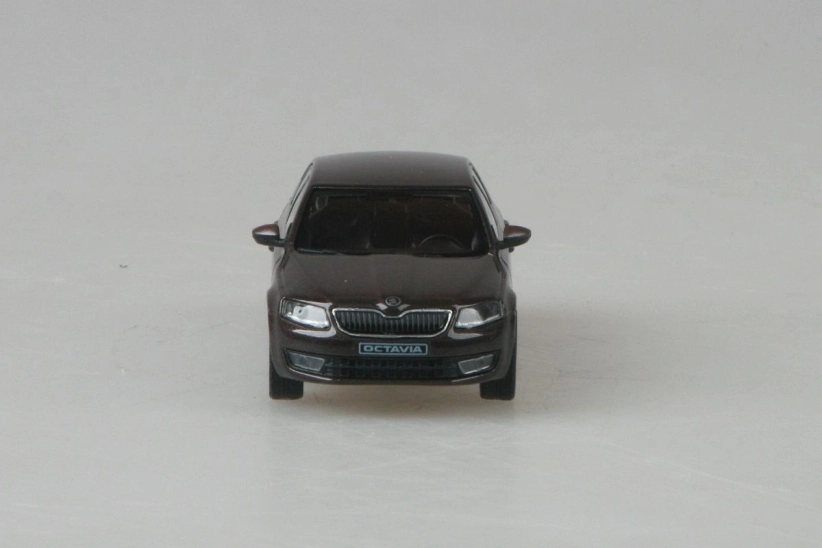 Abrex Škoda Octavia III (2012) 1:43 - Hnedá topásová metalíza