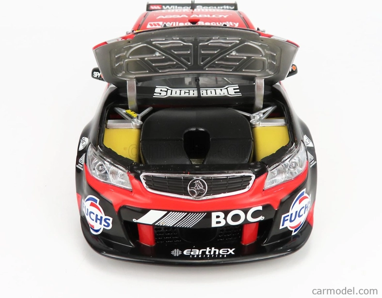 Biante model cars Holden Vf Commodore V8 Team Lockwood Racing N 14 1:18, červená