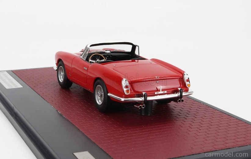 Modely v mierke Matrix Ferrari 400 Superamerica Pinifarina Cabriolet Open 1960 1:43 Červená