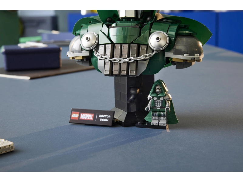 LEGO Marvel - Busta Doktora Dooma