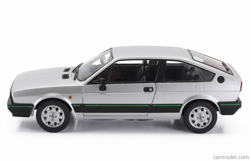 Mitica-diecast Alfa romeo Alfa Romeo Sprint 1.5 Quadrifoglio Verde 1983 1:18 Grigio Nisida Met Grey