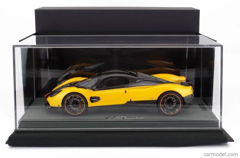 Bbr-models Pagani Utopia 2022 - Con Vetrina - With Showcase 1:18 Giallo Ginevra - Yello Carbon