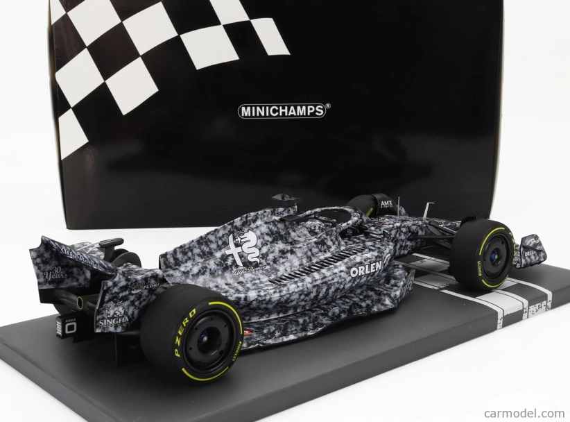 Minichamps Alfa romeo F1 C42 Team Orlen Racing N 88 1:18, bíločerná