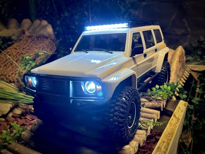 Absima CR4.4 PATROL 1:10 RTR bílý/krémový