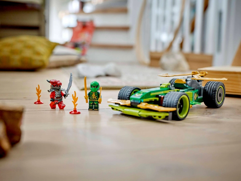 LEGO Ninjago – Lloydovo pretekárske auto s naťahovacím motorom