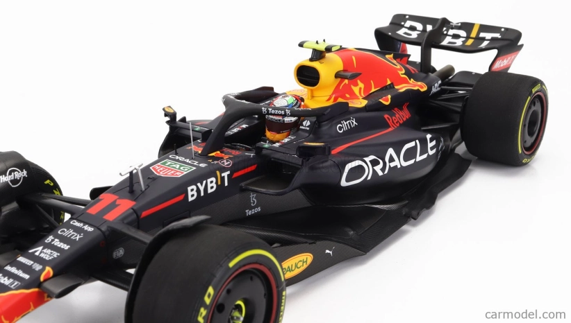Minichamps Red bull F1 Rb18 Team Oracle Red Bull Racing N 11 1:18, tmavě modrá