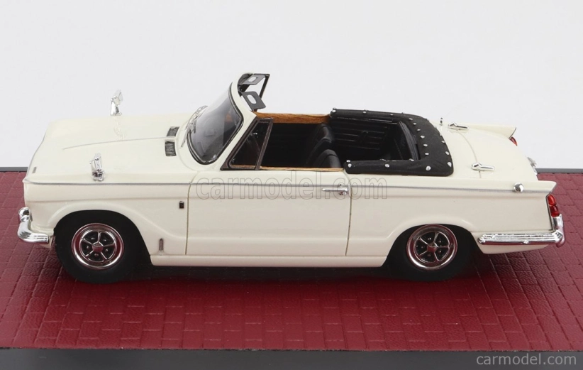Matrix scale models Triumph Vitesse Dhc 1968 1:43 Bílá