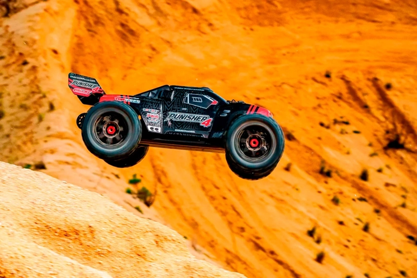 RC auto PUNISHER-4 Monster Truck 4WD 3-4S RTR, zelená